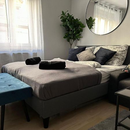 Balcony Apartment, 1 Min To U1 Reumannplatz Vienna Esterno foto