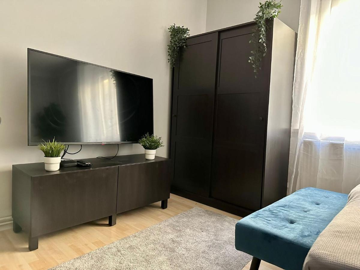 Balcony Apartment, 1 Min To U1 Reumannplatz Vienna Esterno foto